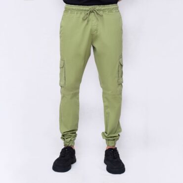 Men’s cotton cargo trousers with multiple pockets – rugged outdoor wear and everyday comfort, olive